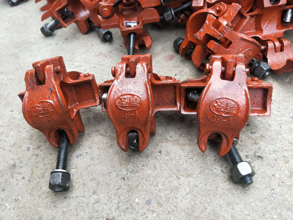 國標鋼管2斤十字扣件直接扣件轉(zhuǎn)角扣件